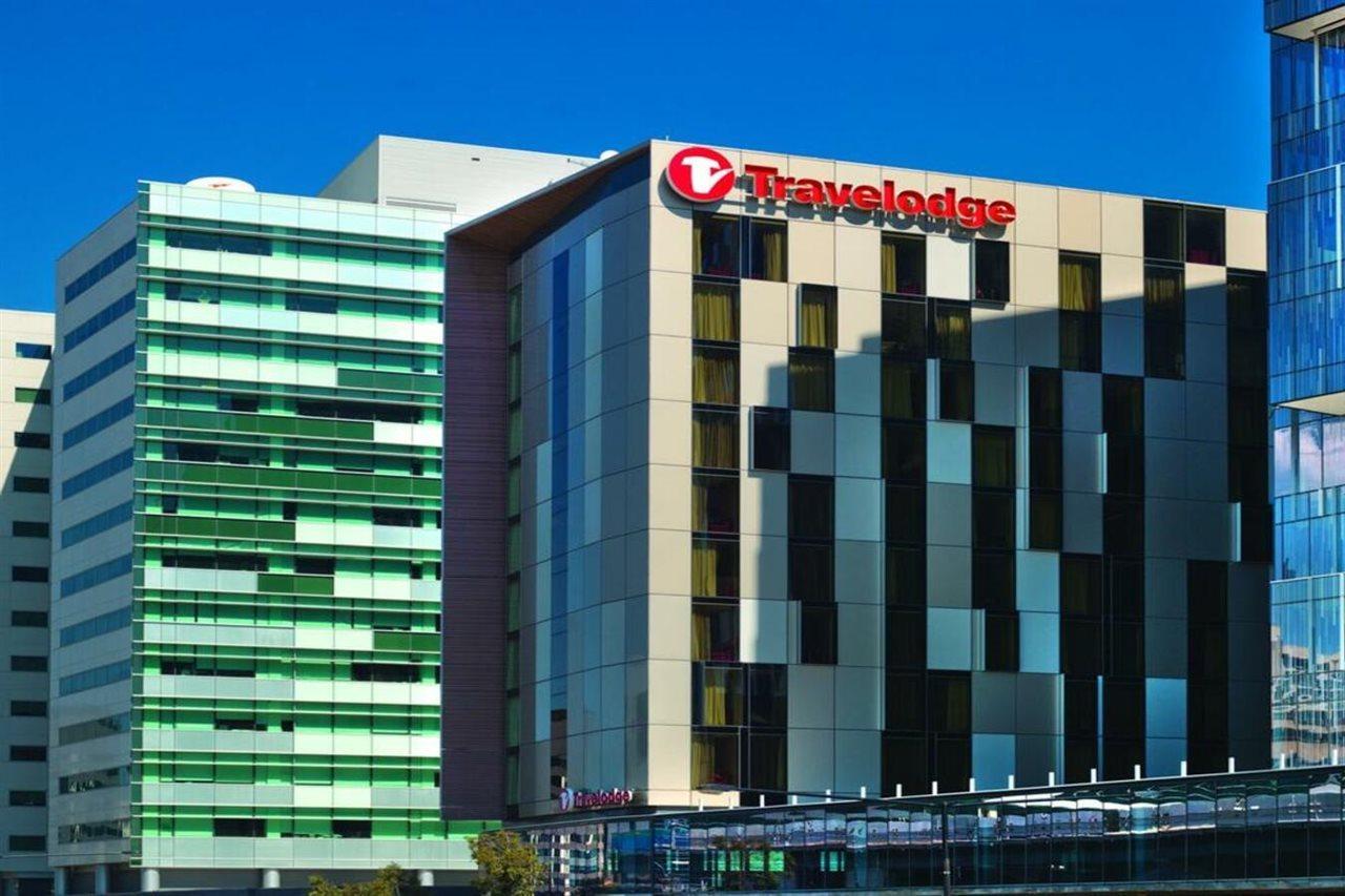 Travelodge Hotel Melbourne Docklands Екстериор снимка
