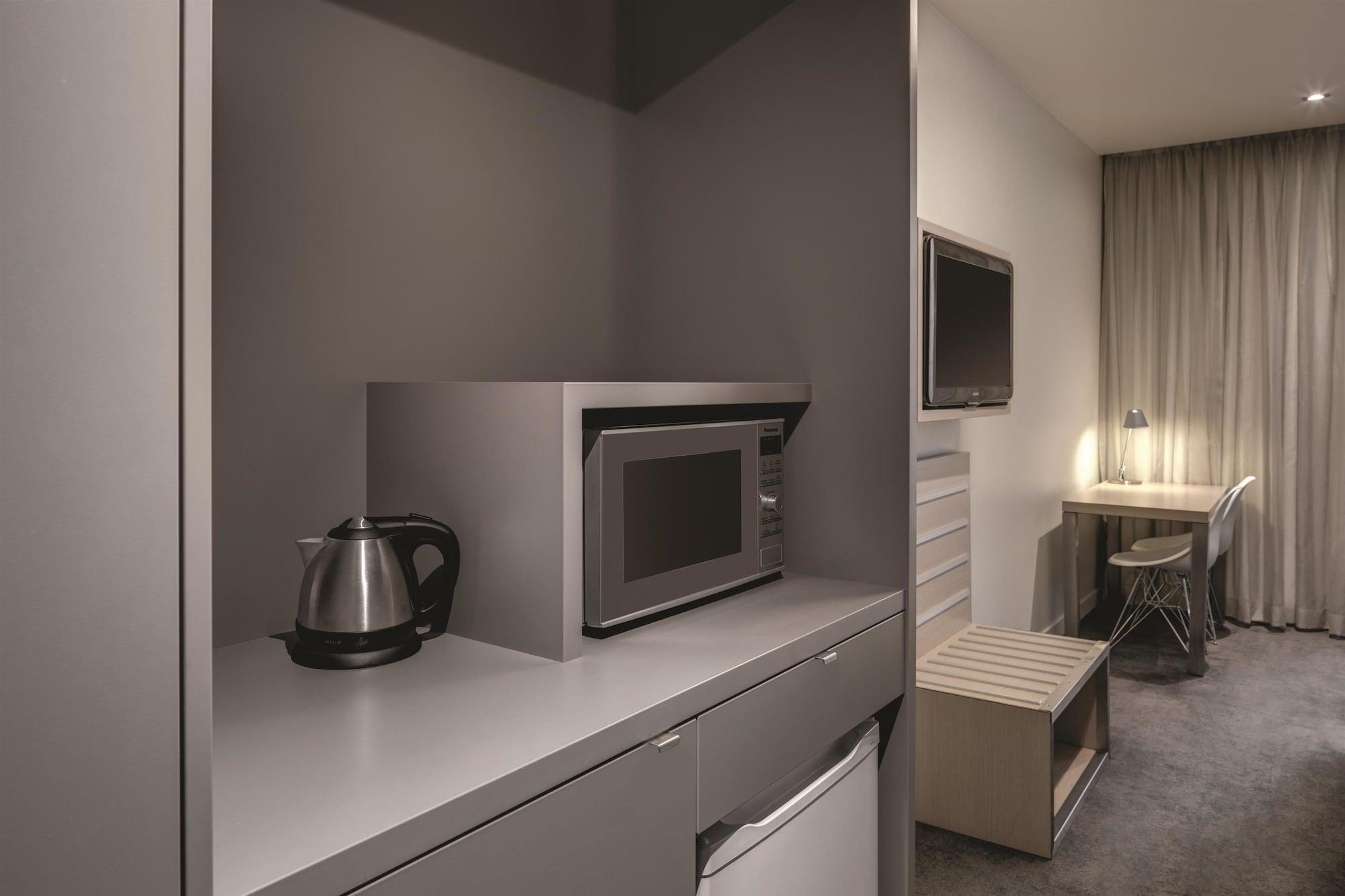 Travelodge Hotel Melbourne Docklands Екстериор снимка