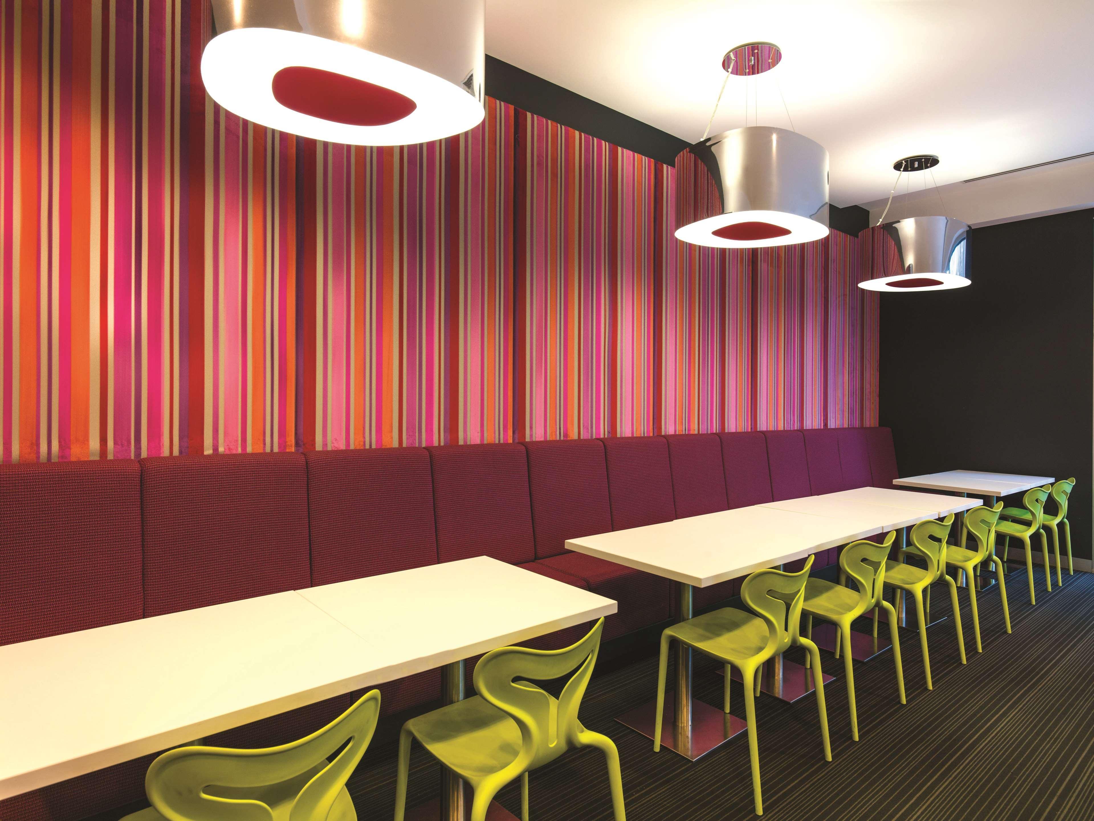 Travelodge Hotel Melbourne Docklands Екстериор снимка