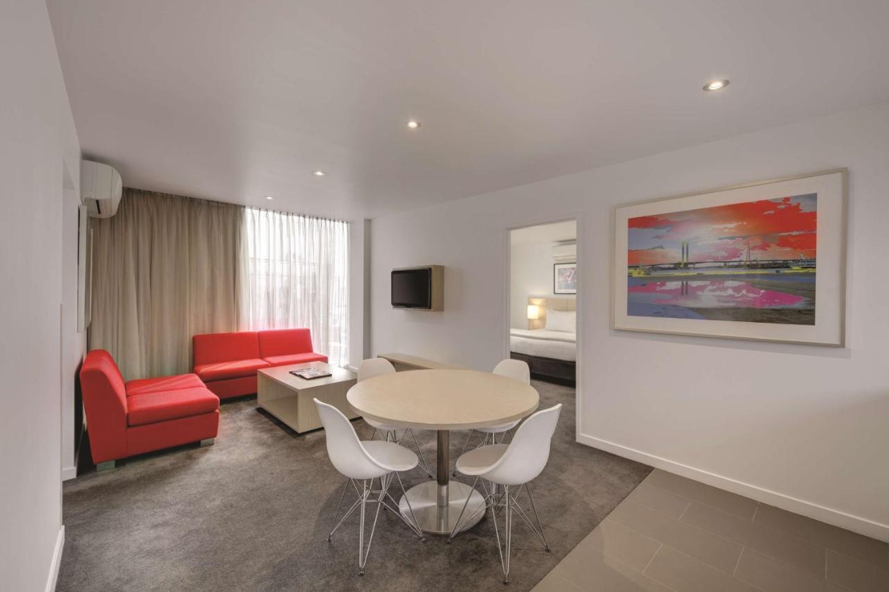Travelodge Hotel Melbourne Docklands Екстериор снимка