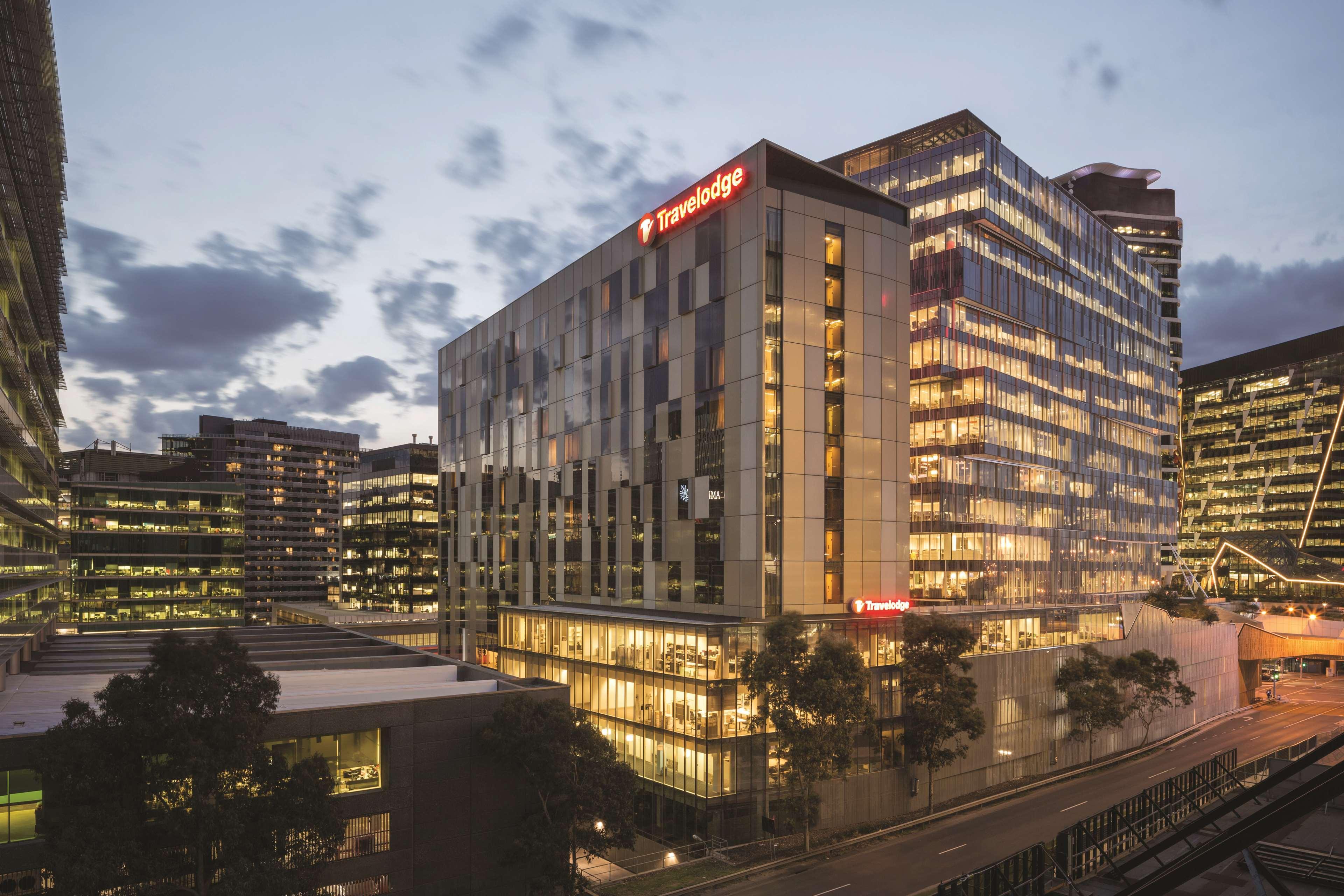 Travelodge Hotel Melbourne Docklands Екстериор снимка