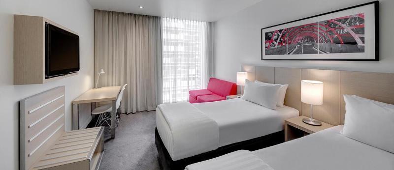 Travelodge Hotel Melbourne Docklands Екстериор снимка